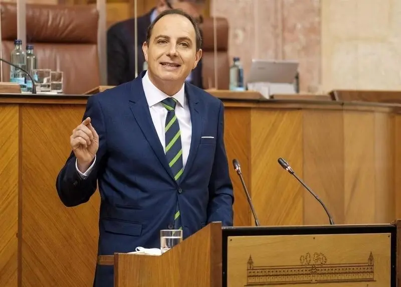 Archivo - El diputado de Vox y secretario general del Grupo Parlamentario, Francisco Oca&ntilde;a, en una imagen de archivo en el Pleno del Parlamento. - ALFREDO DE ANCA/PARLAMENTO - Archivo