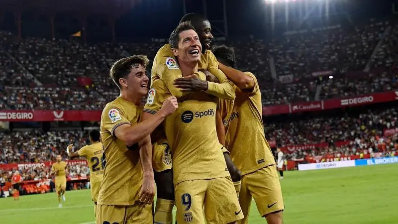 Lewandowski celebra el segundo gol del partido contra el Sevilla