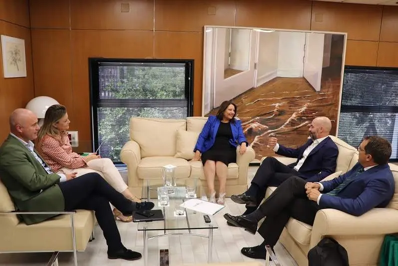Reni&oacute;n de la Consejer&iacute;a con Landaluz