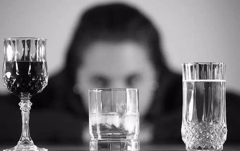 Archivo - Consumo de alcohol - LUNDBECK - Archivo