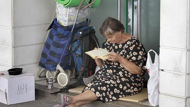 Mujer sin techo