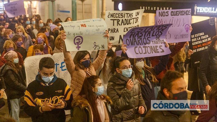 25N - Manifestación contra la violencia machista. | José León